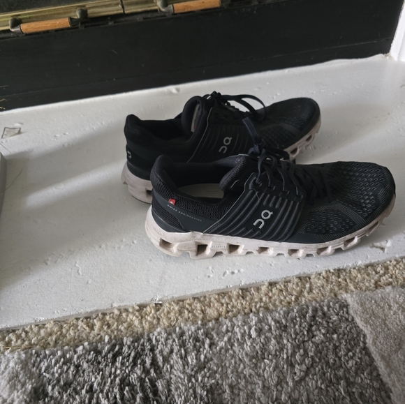 On cloud - Picture 5 of 5